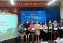 QUẬN BÌNH THẠNH TỔ CHỨC TRAO THẺ BHYT CHO CỘNG TÁC VIÊN DÂN SỐ CÓ HOÀN CẢNH KHÓ KHĂN NĂM 2023