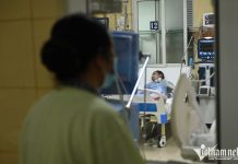 Cơn bão ‘già hóa’ ở Việt Nam: Nghỉ hưu chưa kịp tận hưởng đã khổ sở vì bệnh tật