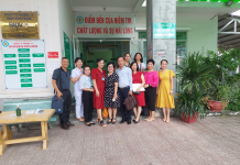 Tiêp đoàn công tác giám sát về việc thực hiện cung cấp dịch vụ KHHGĐ của Trạm Y tế tuyến xã