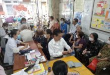 QUẬN 1 TỔ CHỨC TƯ VẤN VÀ KHÁM SỨC KHOẺ NGƯỜI CAO TUỔI TRÊN ĐỊA BÀN QUẬN (ĐỢT 1)