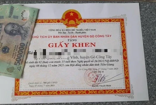 21 TỈNH, THÀNH THƯỞNG TIỀN NẾU SINH ĐỦ 2 CON TRƯỚC 35 TUỔI