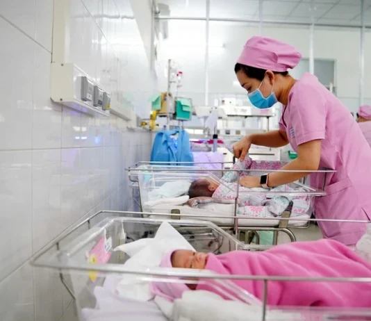 ĐỀ XUẤT BỎ QUY ĐỊNH KỶ LUẬT ĐẢNG VIÊN SINH CON THỨ BA
