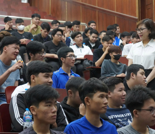 GẦN 1.000 SINH VIÊN TRƯỜNG CAO ĐẲNG GIAO THÔNG VẬN TẢI THÀNH PHỐ HỒ CHÍ MINH ĐƯỢC TIẾP CẬN THÔNG TIN VỀ SỨC KHỎE SINH SẢN VÀ KẾ HOẠCH HÓA GIA ĐÌNH