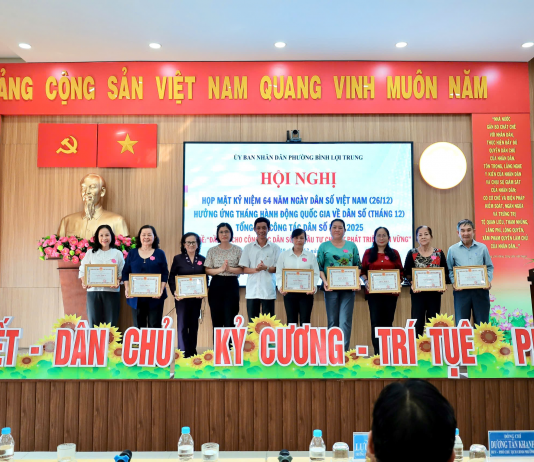PHƯỜNG BÌNH LỢI TRUNG TỔ CHỨC HỌP MẶT KỶ NIỆM 64 NĂM NGÀY DÂN SỐ VIỆT NAM 26/12 VÀ TỔNG KẾT CÔNG TÁC DÂN SỐ NĂM 2025