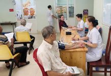 PHƯỜNG HÒA HƯNG TỔ CHỨC KHÁM SÀNG LỌC, TẦM SOÁT BỆNH LÝ CHO NGƯỜI CAO TUỔI NHÂN NGÀY SỨC KHỎE TOÀN DÂN 07/4