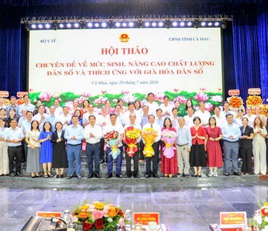 “BỨC TRANH” DÂN SỐ VIỆT NAM QUA HAI LÁT CẮT TPHCM VÀ CÀ MAU