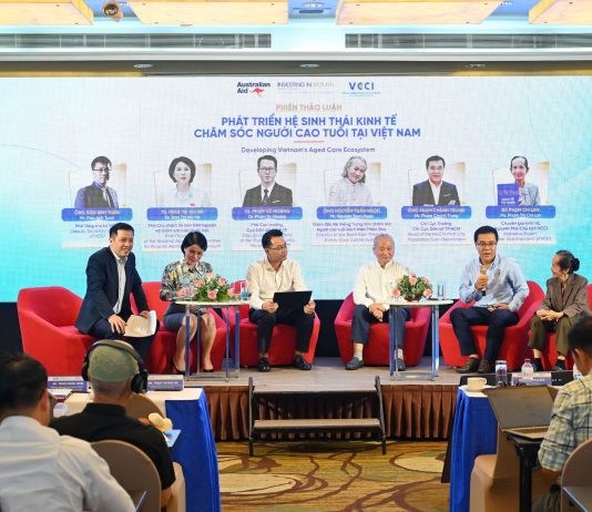 CHI CỤC DÂN SỐ TP. HỒ CHÍ MINH THAM DỰ DIỄN ĐÀN “KINH TẾ CHĂM SÓC VÀ PHÁT TRIỂN NGÀNH CHĂM SÓC NGƯỜI CAO TUỔI TẠI VIỆT NAM